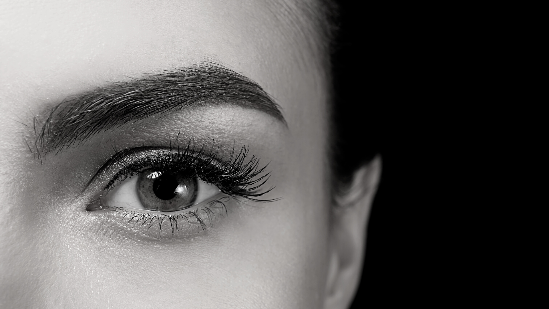 séance de détatouage des sourcils à Lyon